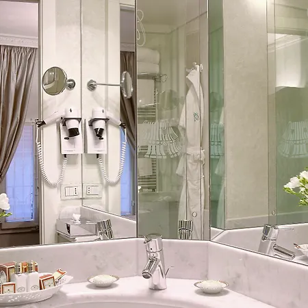 Residenza D'epoca Campo Regio Relais Oda ve Kahvaltı Siena