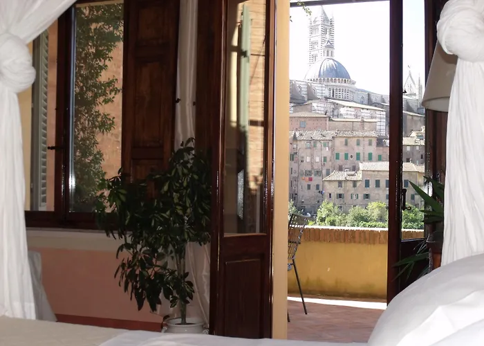 Residenza D'epoca Campo Regio Relais Oda ve Kahvaltı Siena